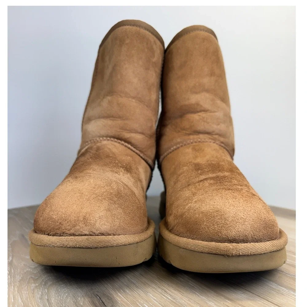 UGG Womens 8 Classic Short Boots Chestnut Suede Sheepskin 1016223 Winter Warm